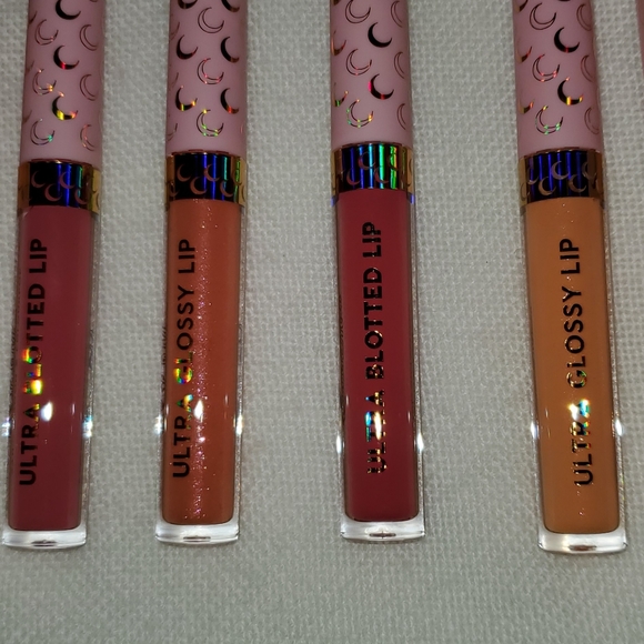 COSMETIC BUNDLE(DISNEY SAILOR MOON) - Picture 5 of 16